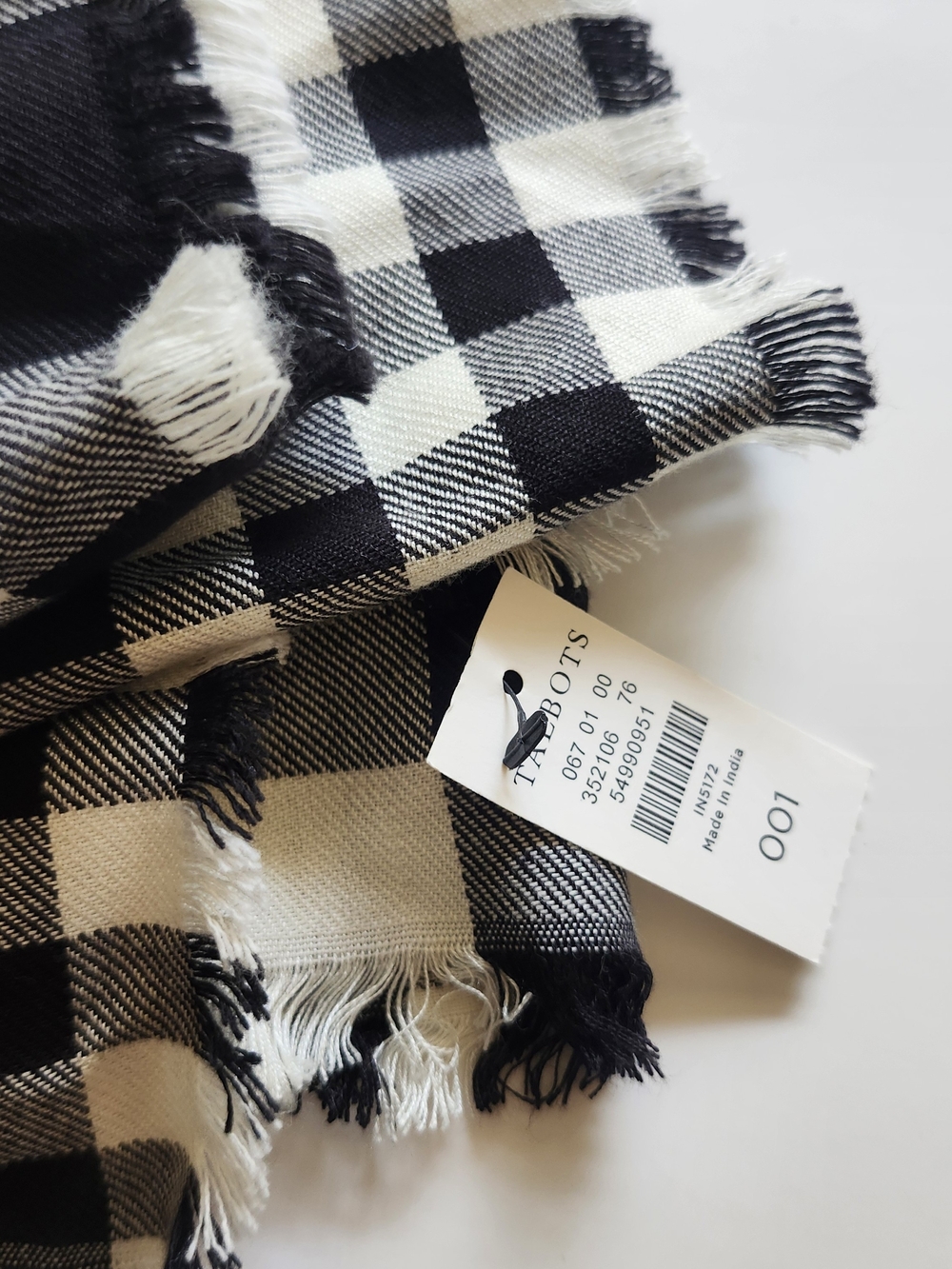 NWT BLACK AND WHITE TALBOTS SCARF - Picture 8 of 11